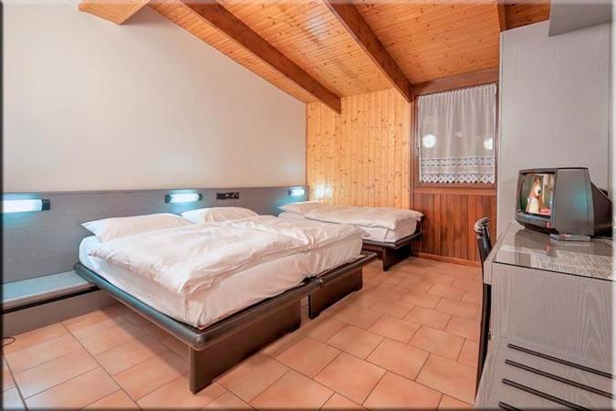فولجاريدا Hotel Kapriol المظهر الخارجي الصورة
